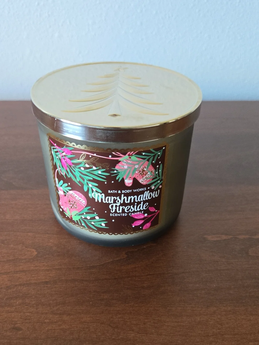 Bath & Body Works Marshmallow Fireside Candle - Green, Gold & Pink